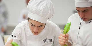 Learn with experts in pedagogical and gastronomic innovation